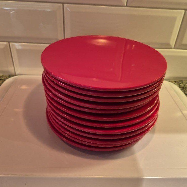12 Red Plates - Reusable, Durable Dinnerware for Parties & Everyday