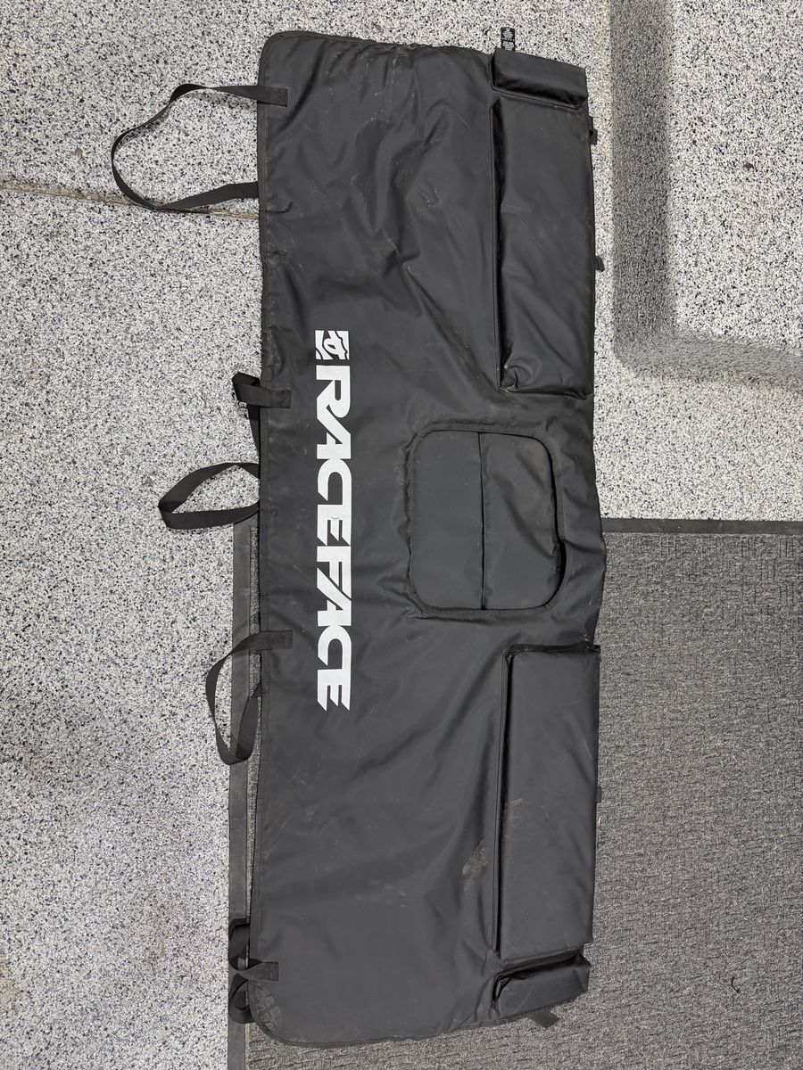 Race Face Tailgate Bike Pad – Full-Size Truck – Like New