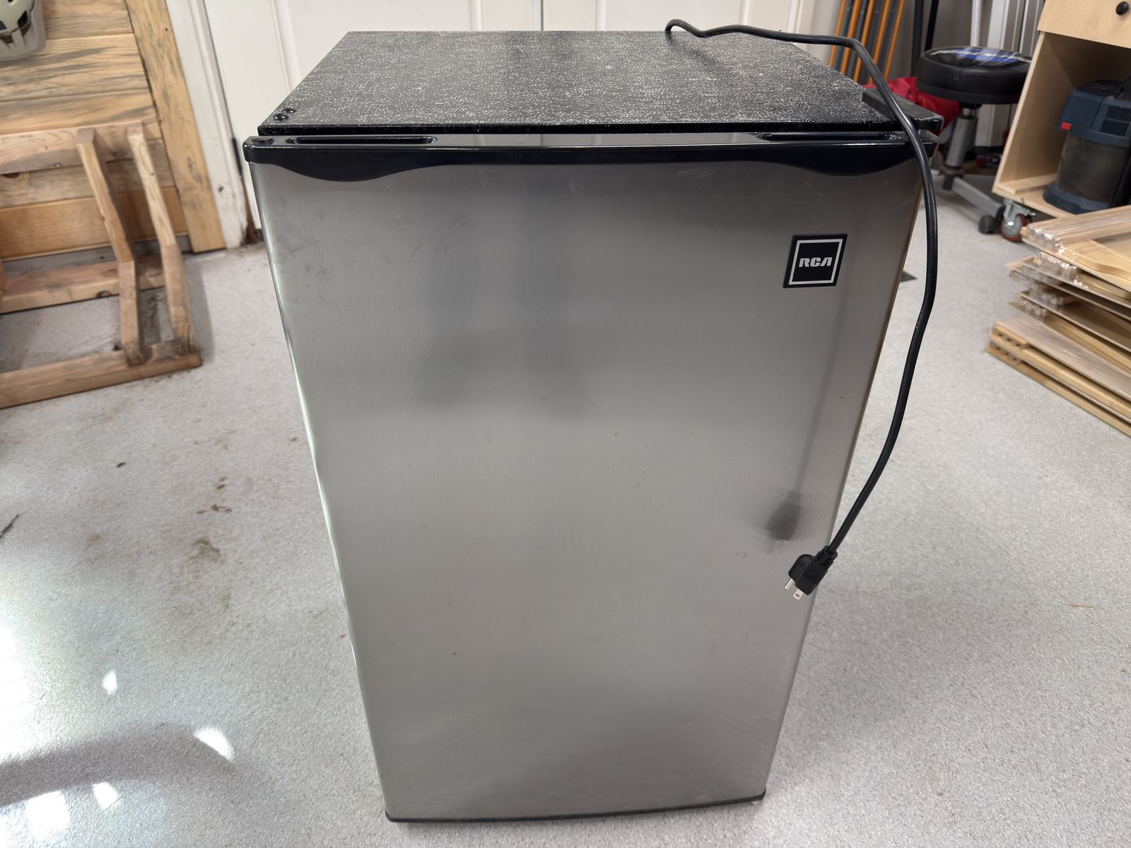 RCA Mini fridge model RFR322-B