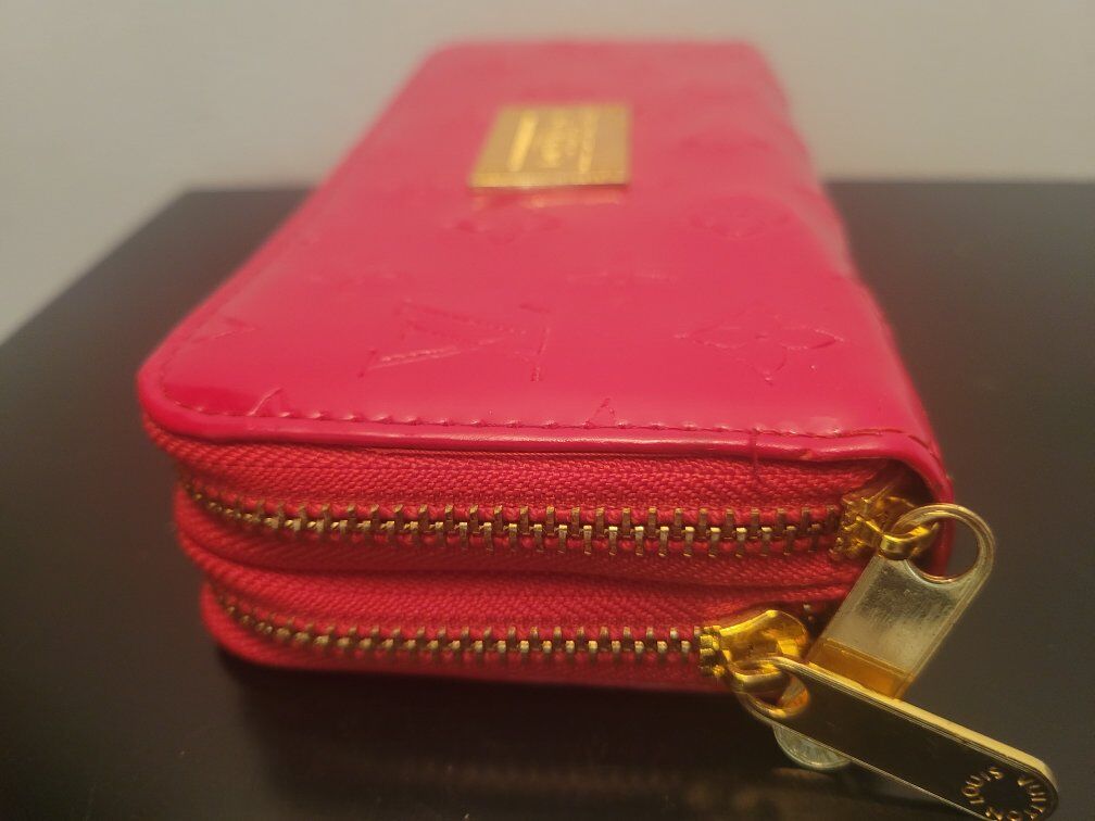 Red Wallet