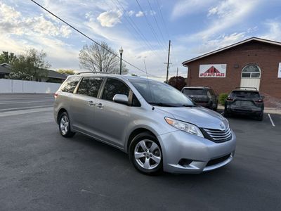 2014 TOYOTA SIENNA