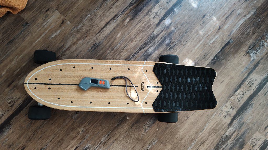 Only 8 miles Meepo Flow Electric Skateboard