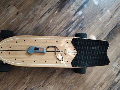 Only 8 miles Meepo Flow Electric Skateboard