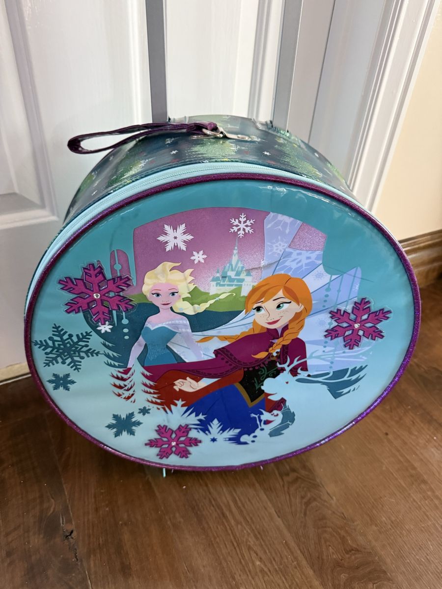 Disney Frozen Princess Elsa and Anna luggage bag with wheels