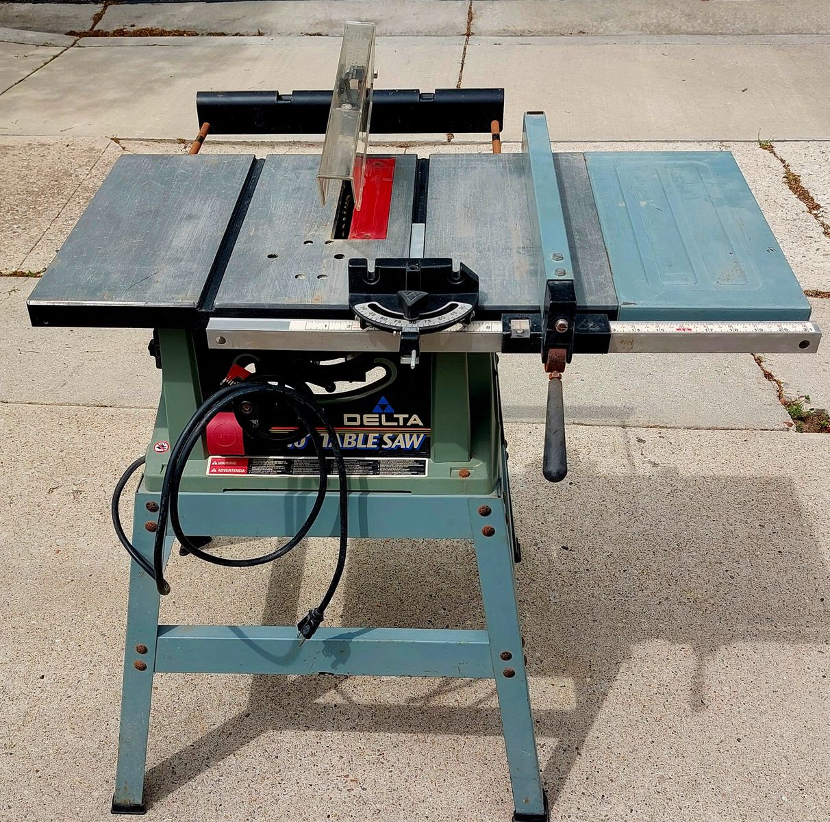 Delta 10" Table Saw With Stand