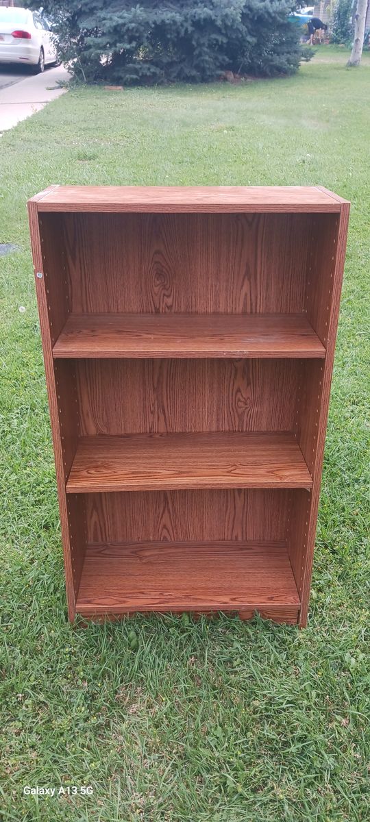 Various Bookcases, End Tables, Furniture Pieces