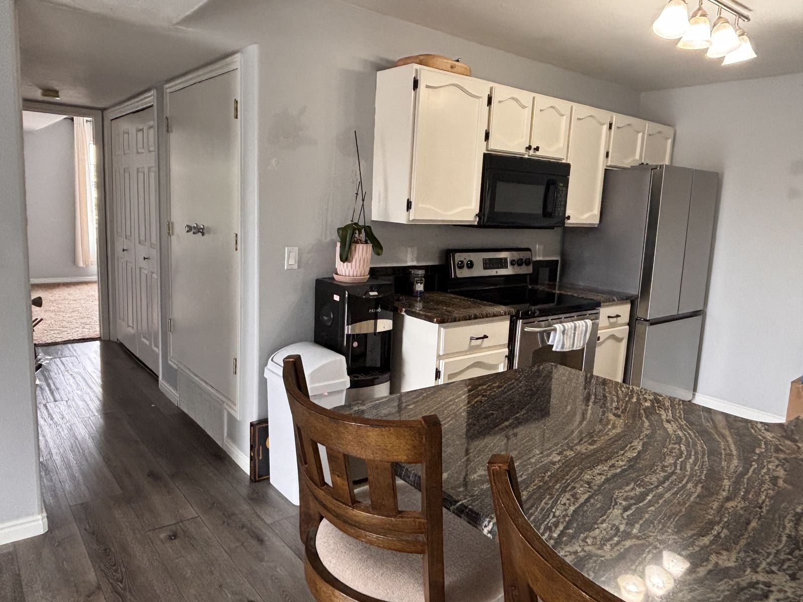 Main image 12