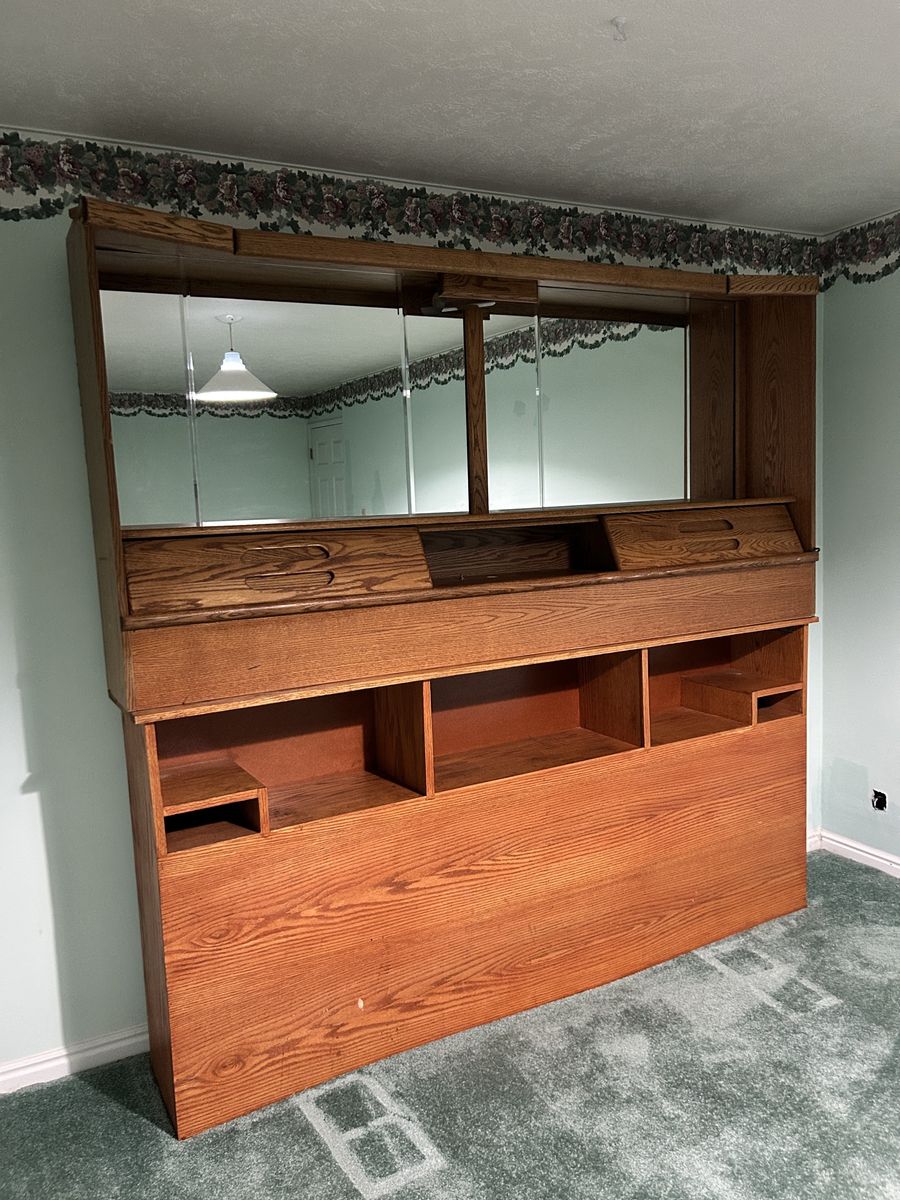 Full Wall Headboard & Mirror King Size w/Storage