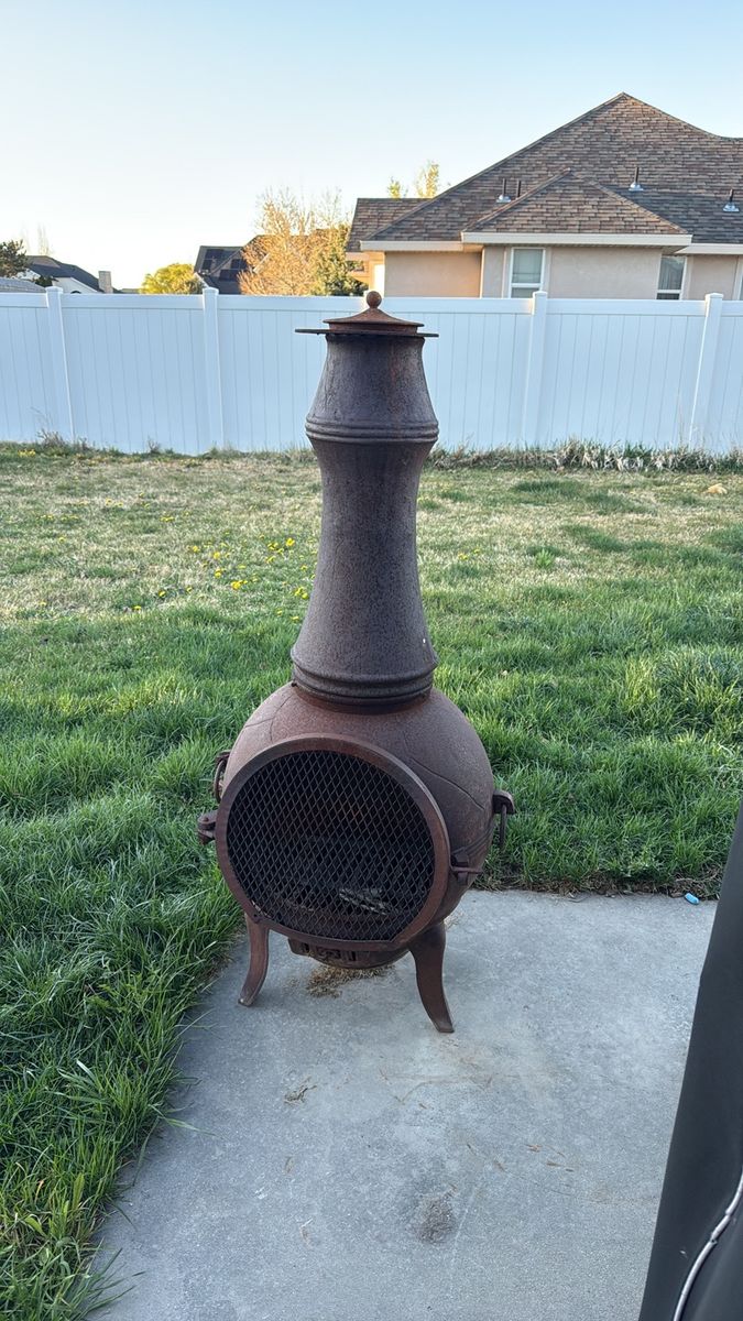Chiminea fire pot