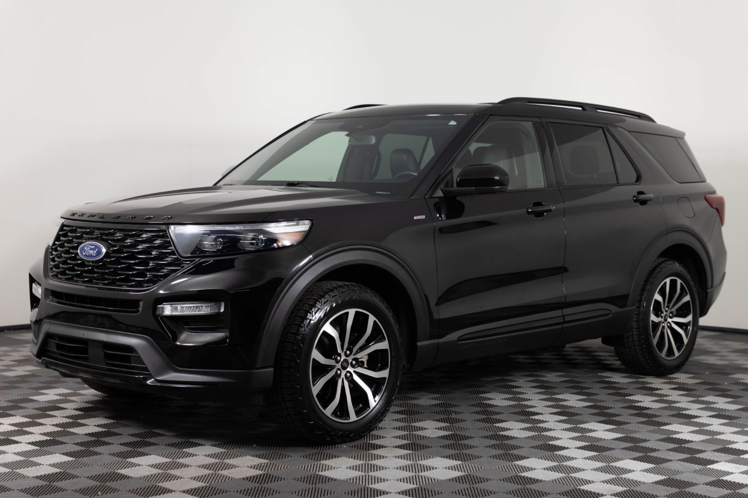 2022 Ford Explorer ST-Line