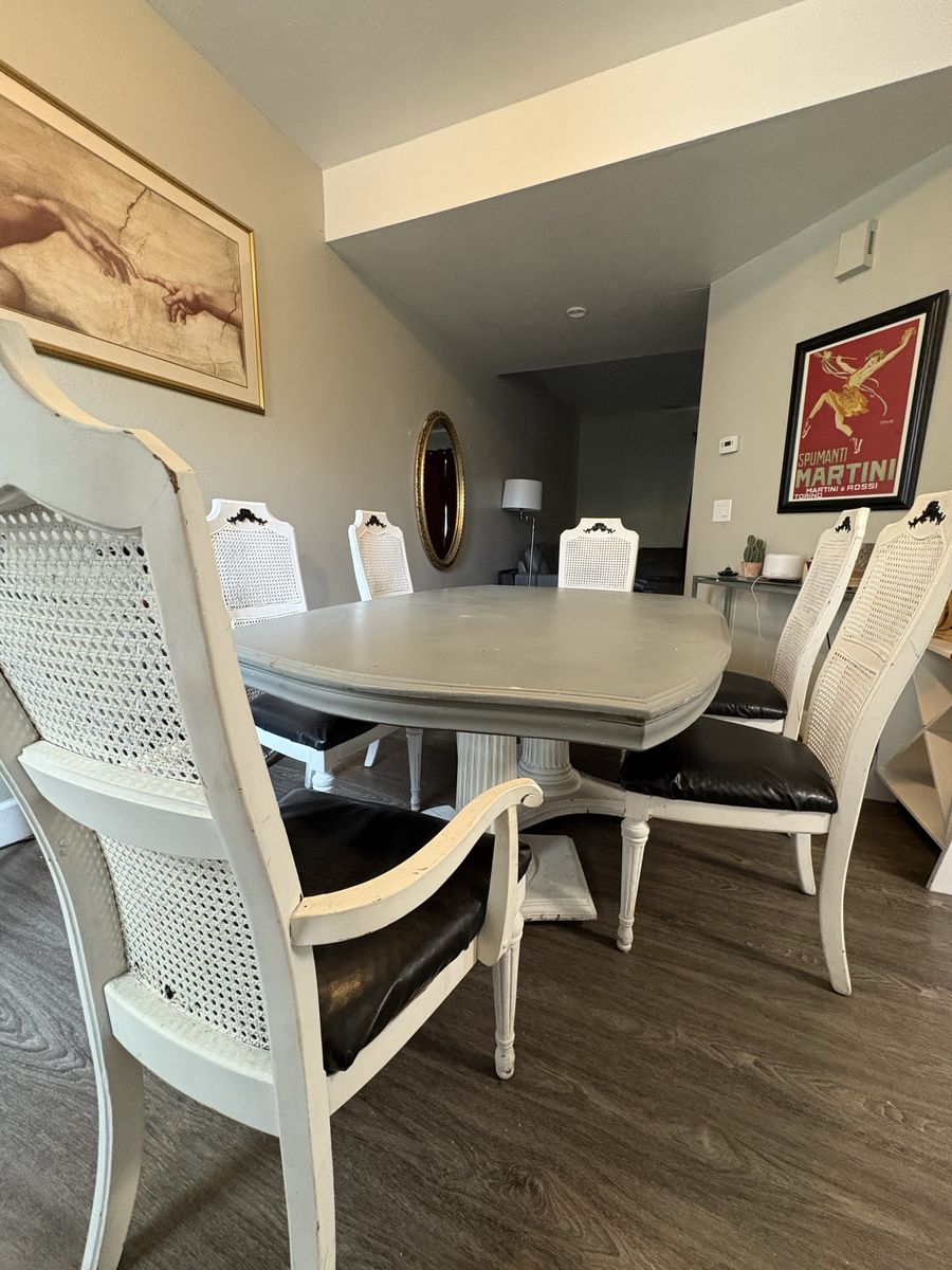 Grand Vintage Solid Wood Dining Set (Seats 6 + 2 Leaves)