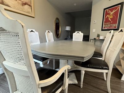 Grand Vintage Solid Wood Dining Set (Seats 6 + 2 Leaves)