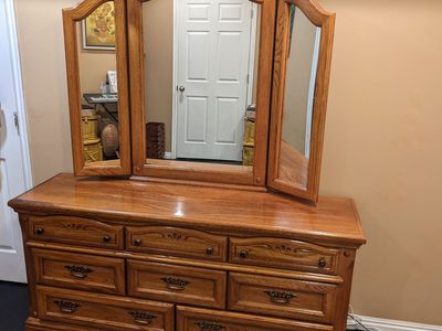 Oak Wood Bedroom Furniture Set with Dresser, Mirror, Chest, and Nightstand