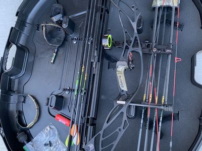 Hoyt Compound Bow