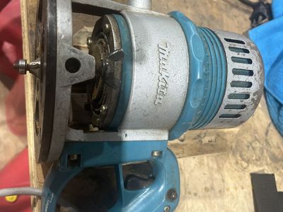 Makita 3601-B D handle router