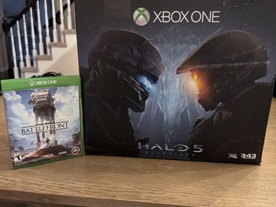 Xbox One Halo 5 Guardians Limited Edition Console & Star Wars Battlefront Game