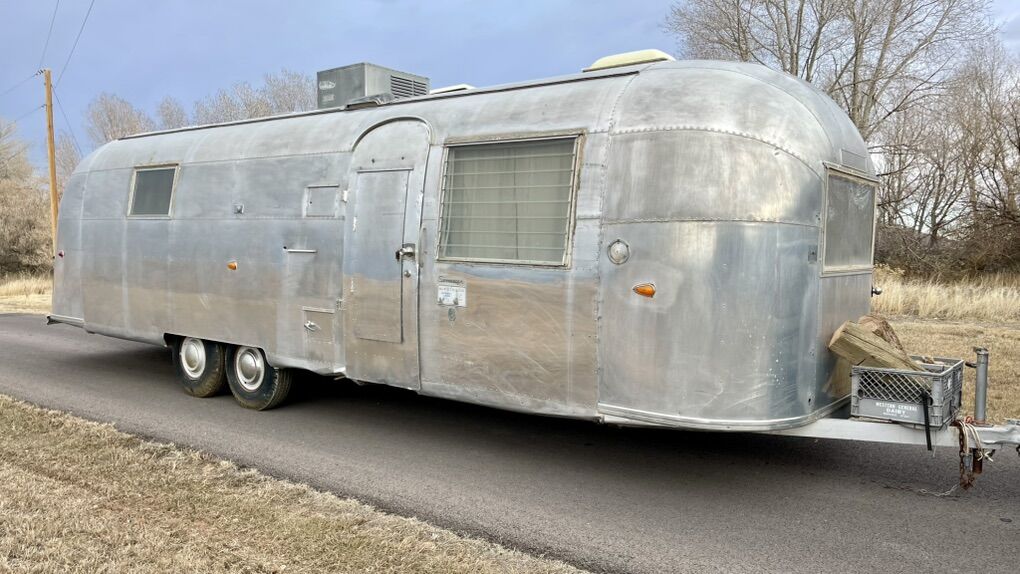 1963 Airstream Sovereign Land Yacht