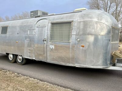 1963 Airstream Sovereign Land Yacht