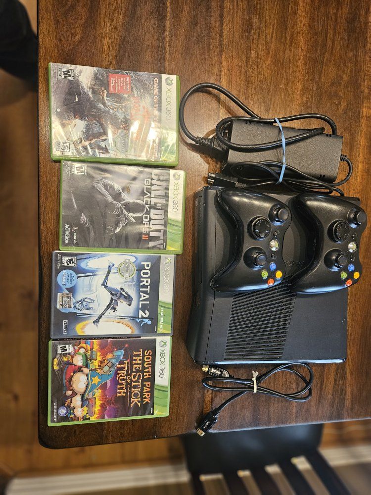 Microsoft Xbox 360 Console Bundle with 2 Controllers & 4 Games (Dead Island, Call of Duty, Portal 2, South Park)