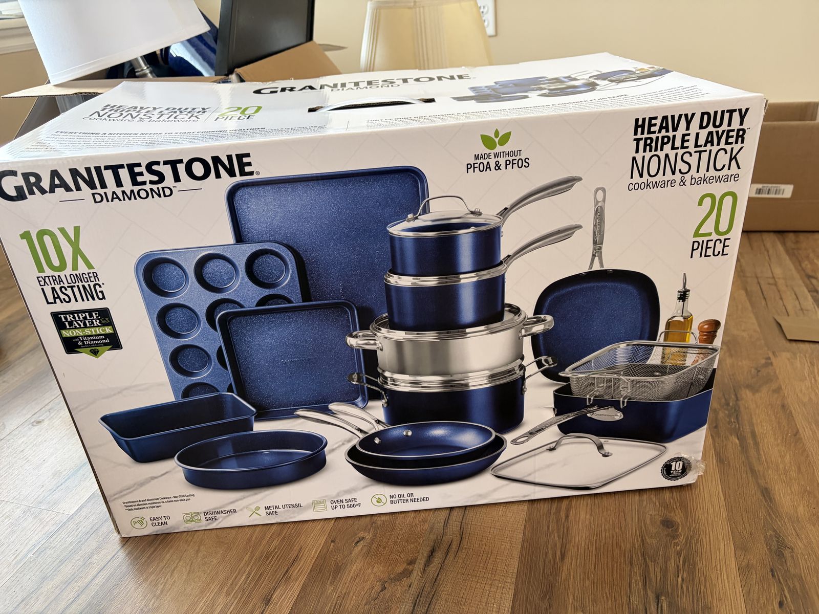 Nonstick cookware set