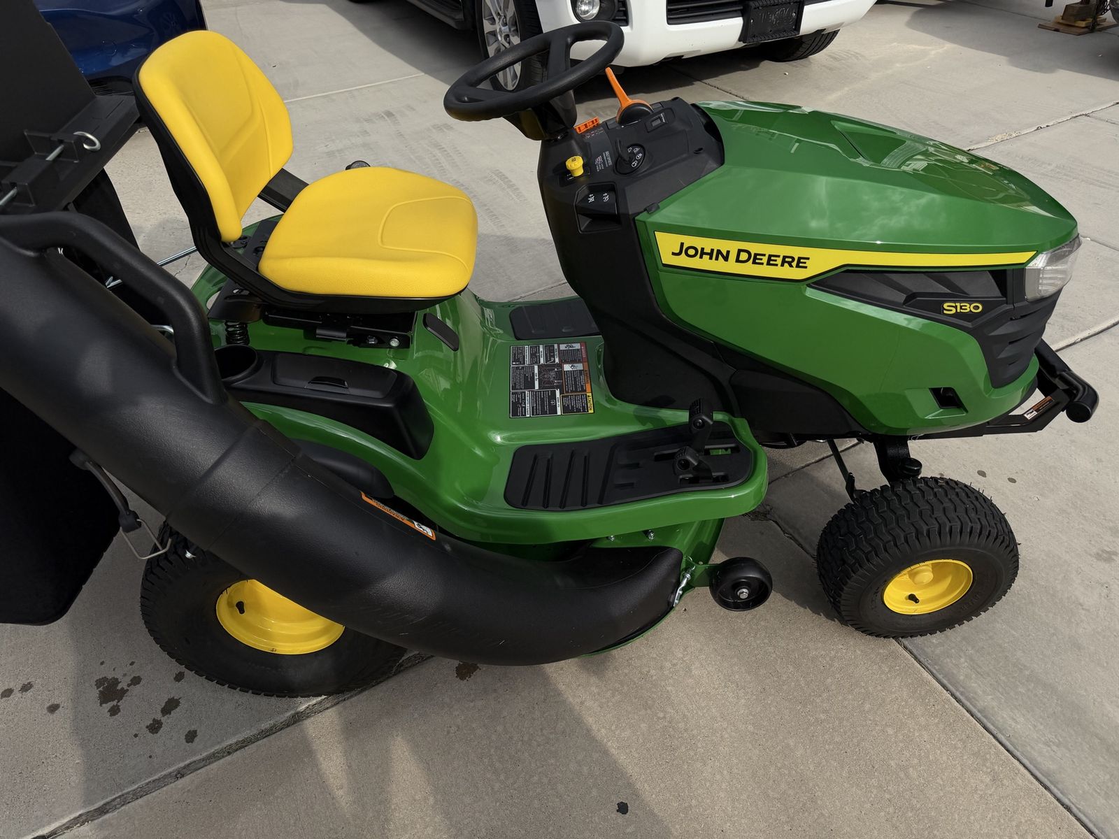 John Deere S130 Riding Lawn Mower with Bagger (12 hours)
