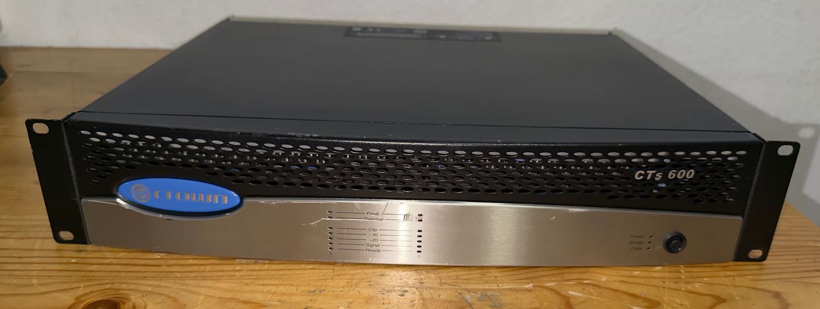 Crown CTS 600 Two- Channel Power Amp