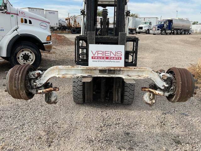 EATON / SPICER Front Axle Assembly