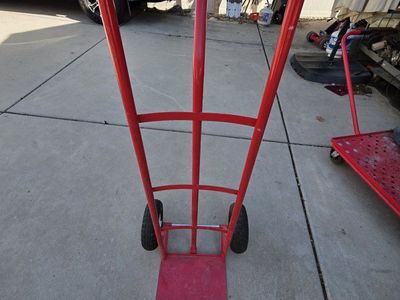Heavy Duty Red Metal Hand Truck / Dolly with Pneumatic Tires