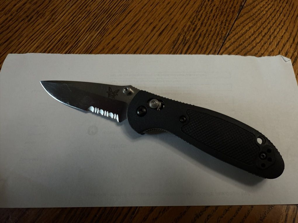 Benchmade Griptilian Knife W/Serration