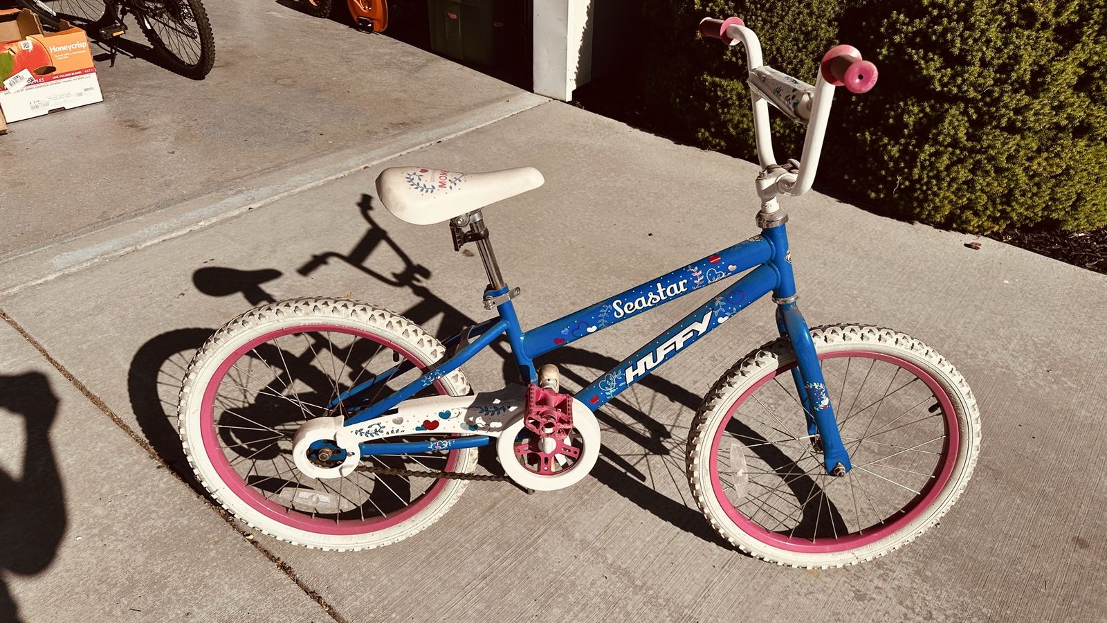 Huffy Seastar Girls 20-Inch BMX Bike Blue and Pink