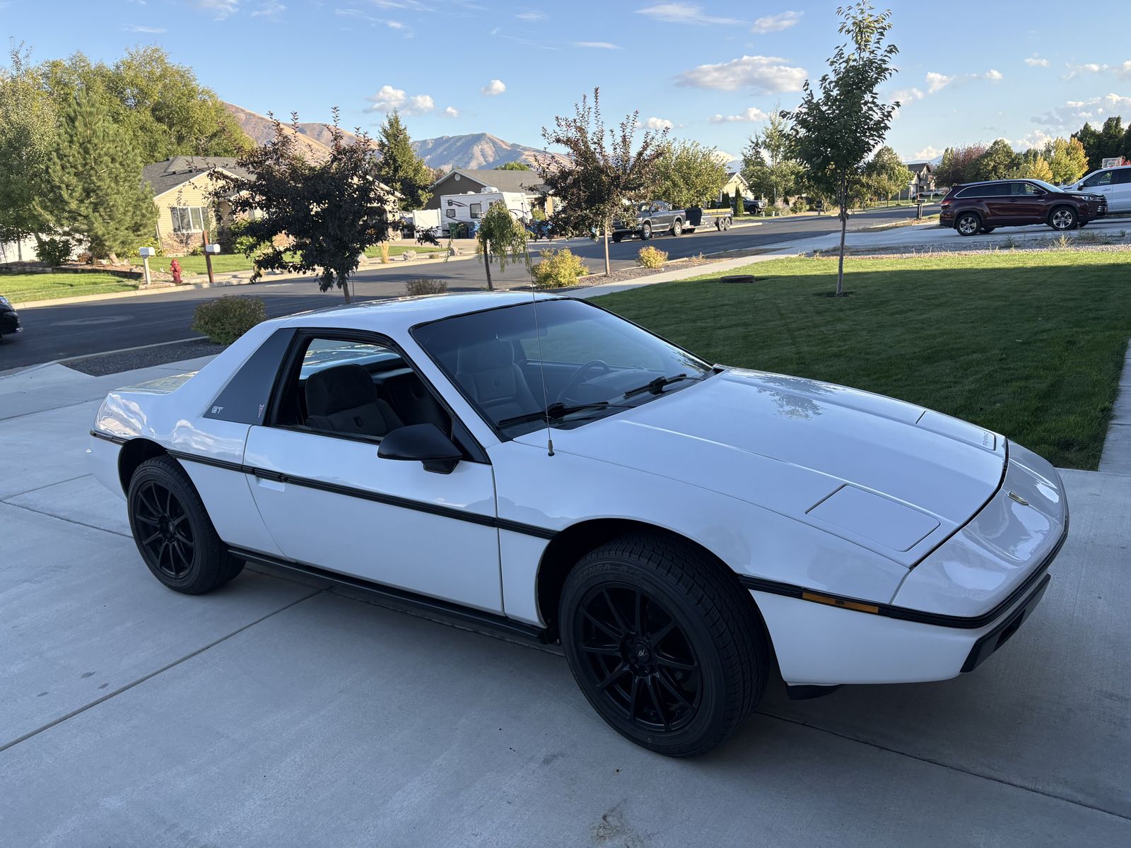 1985 PONTIAC FIERO Base
