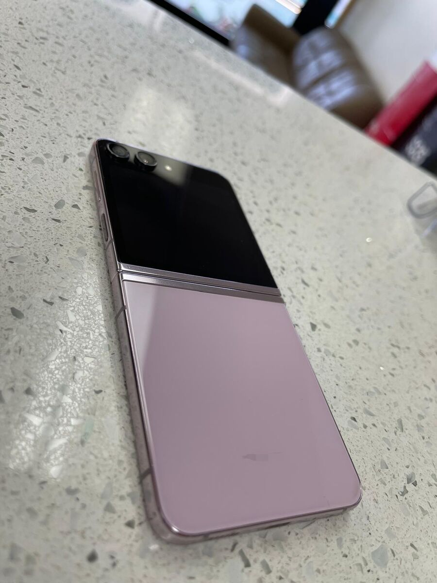 Samsung Galaxy Z Flip 5 5G- 256GB - Unlocked