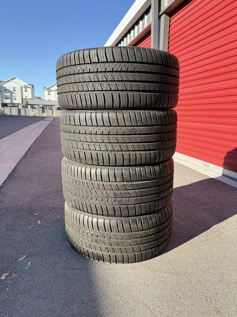 255/35R20 Michelin pilot sport all season
