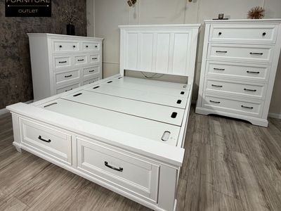 WHITE QUEEN BEDROOM SET WE OFFER DELIVERY