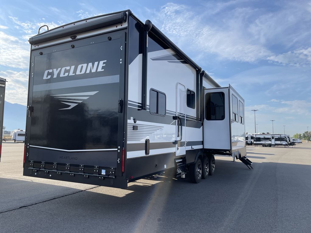 New 2027 Heartland Cyclone 3914