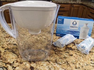 Brita water pitcher with 6 filters