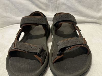 Teva men’s size 13 brown, leather, casual sandals
