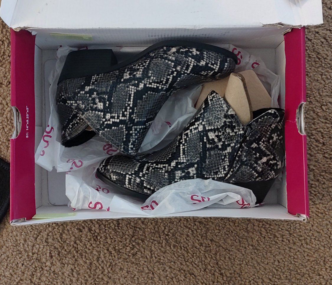 New SO Angelfish Women's Ankle Boots