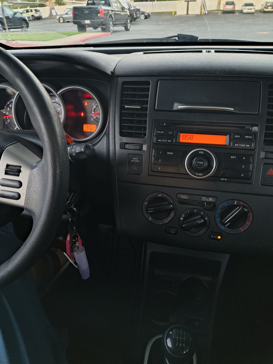 Main image 3