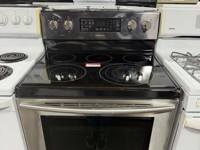 Samsung Stainless Steel Electric Range with Glass Top Stove and Convection Oven