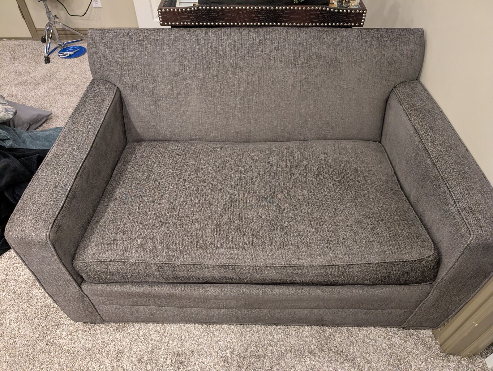 Ethan Allen Gray Loveseat w/ built in Sleeper