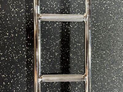 Titan Fitness Tricep Bar