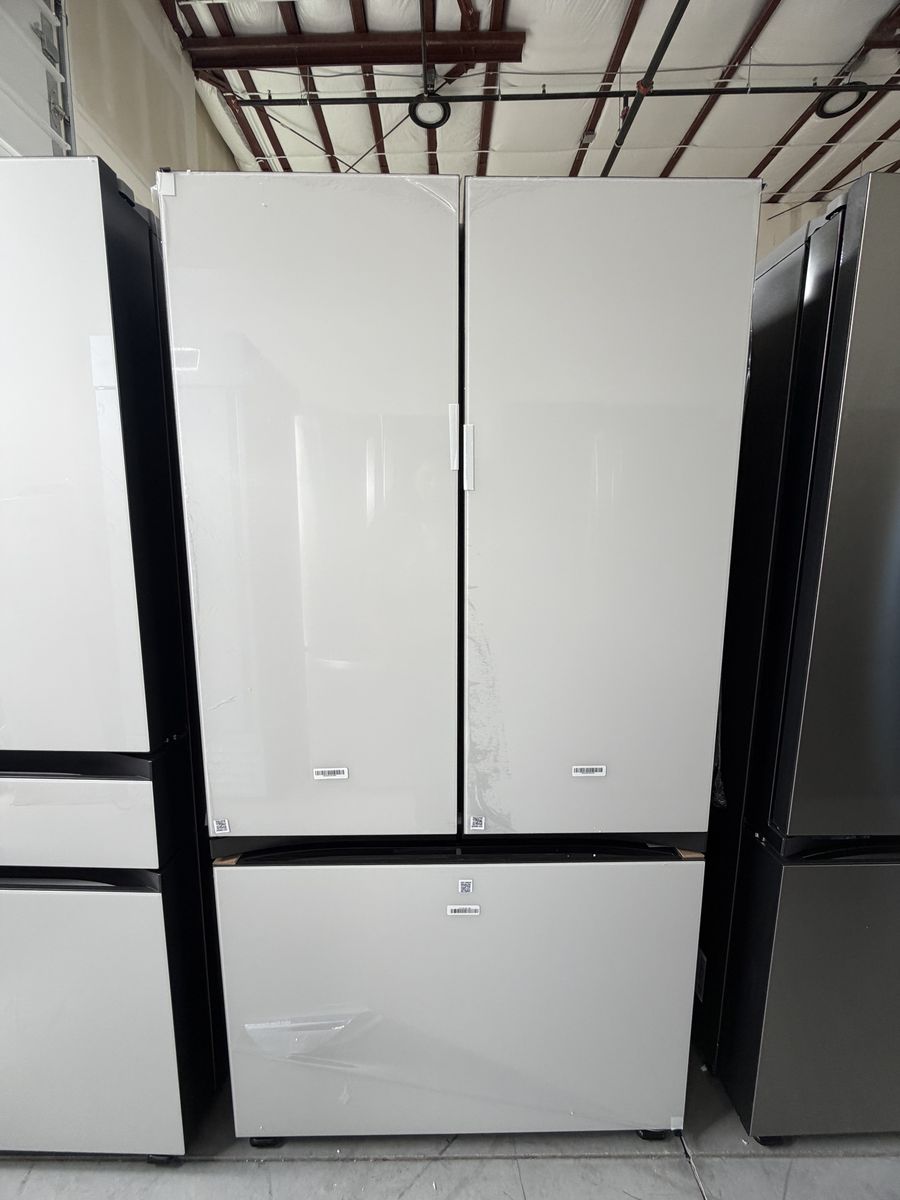 New Samsung 30 Cuft Bespoke Refrigerators