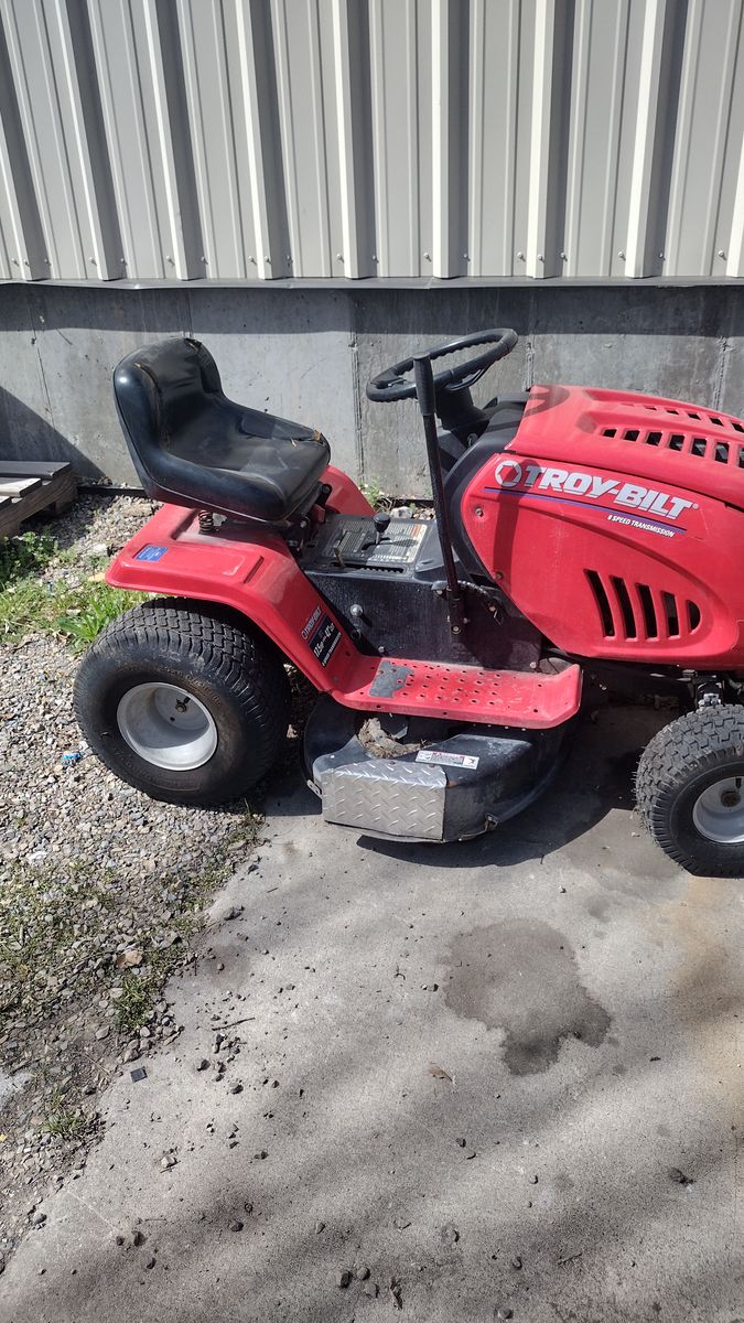 Troy-Bilt Riding Lawn Mower