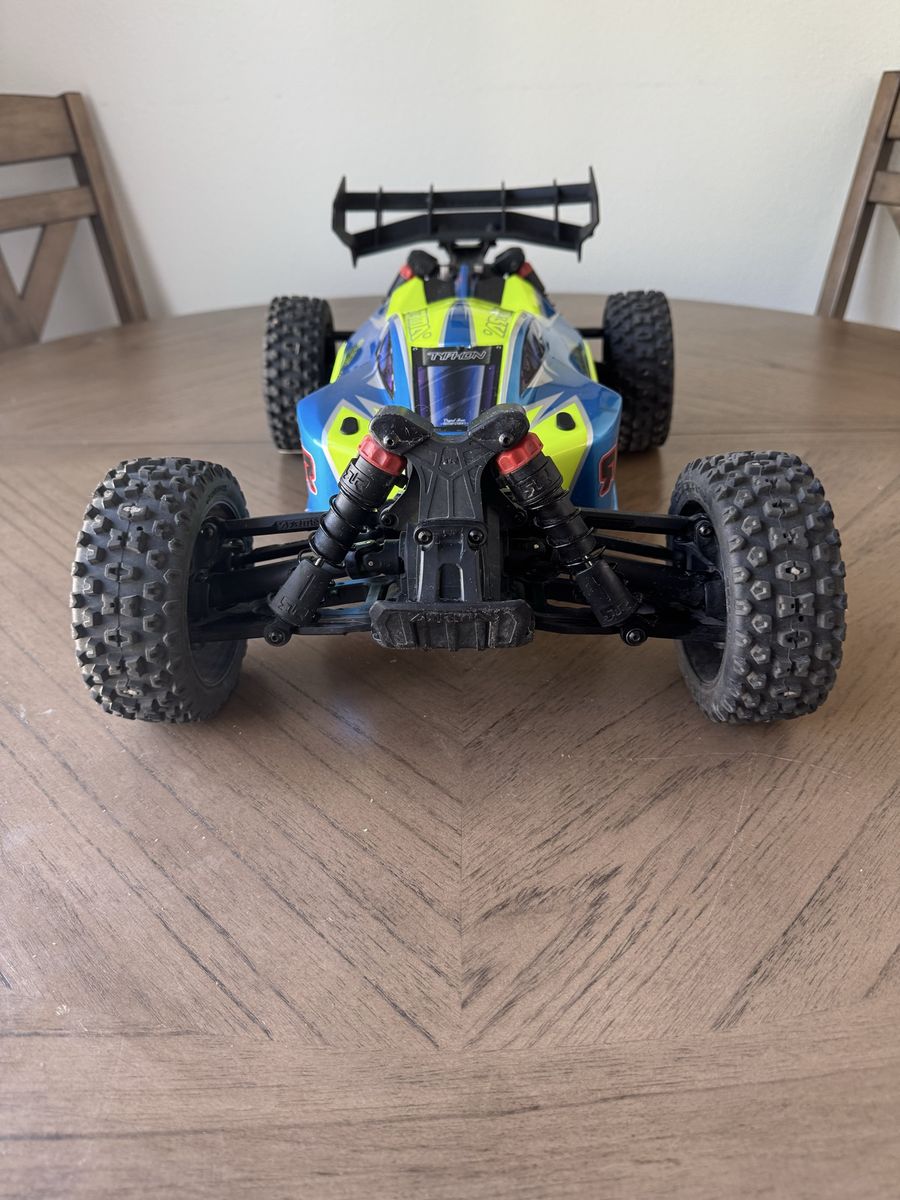 ARRMA 1/8 TYPHON MEGA 665 4X4 RTR BRUSHED BUGGY