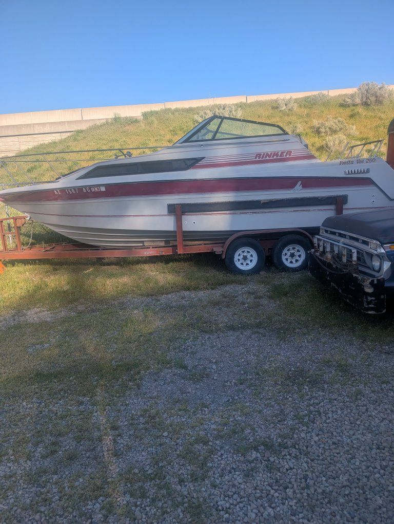 28 ft boat with dual axel $500