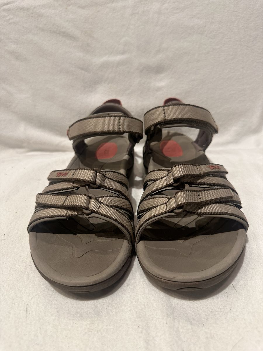Teva women’s size 7 beige with brown trim, hiking or walking sandals