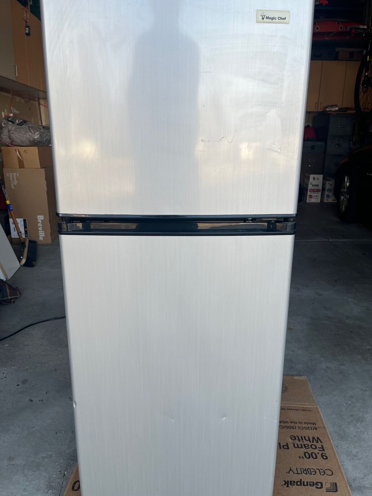 Magic Chef mini refrigerator / freezer