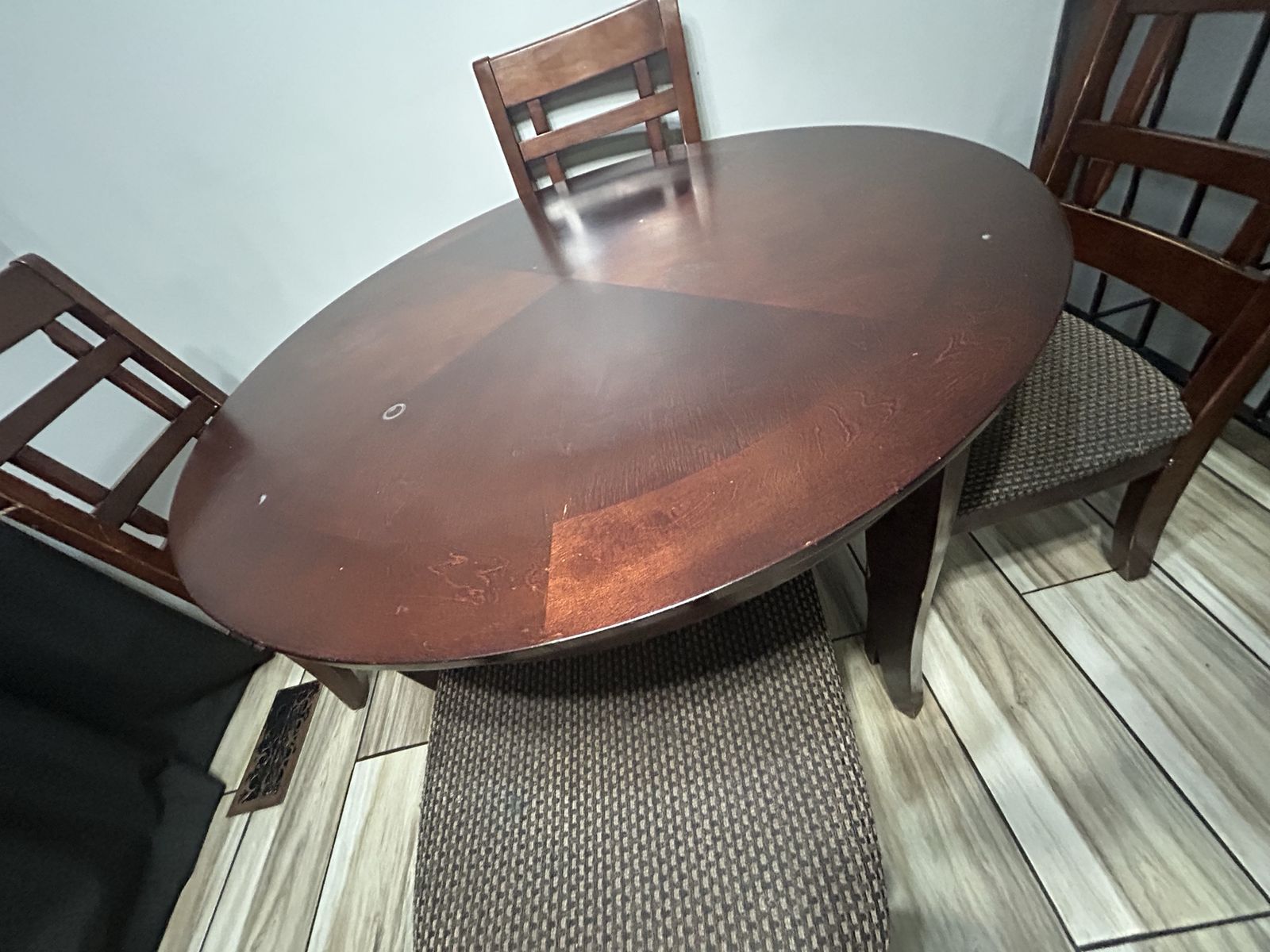 Round 45" Dining Table