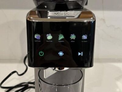 New in box Cold Press Juicer